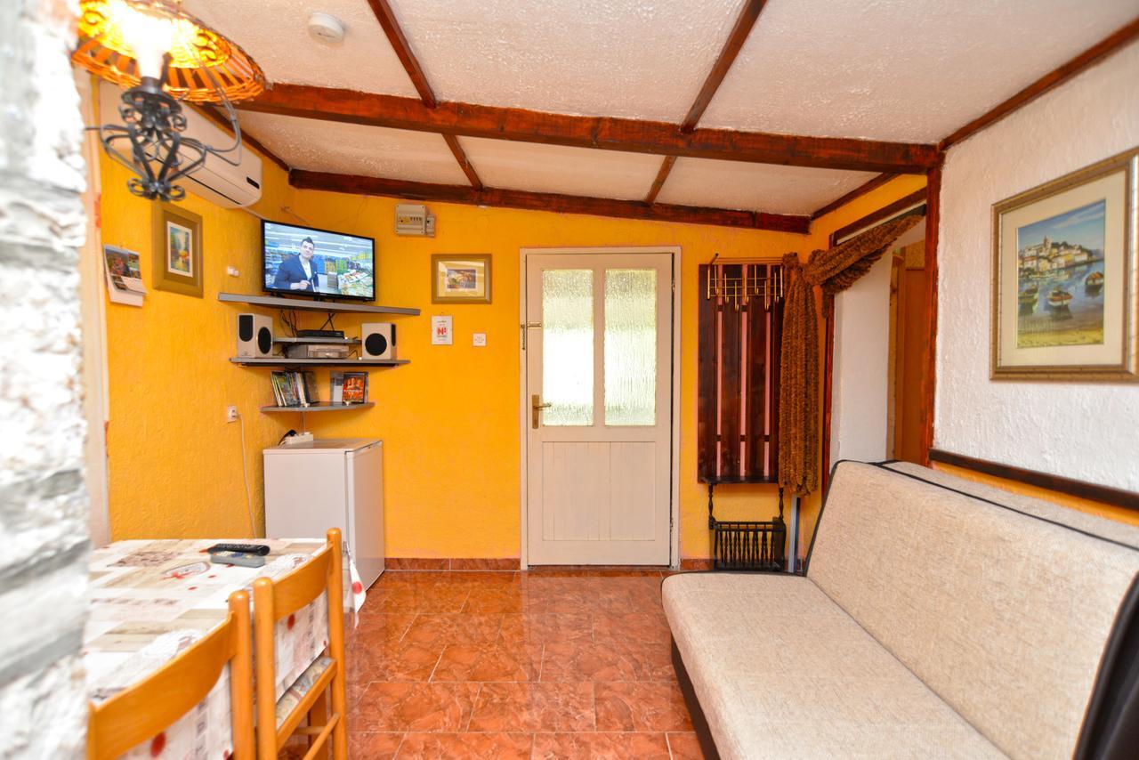 Apartments Predrag 498 메덜린 외부 사진